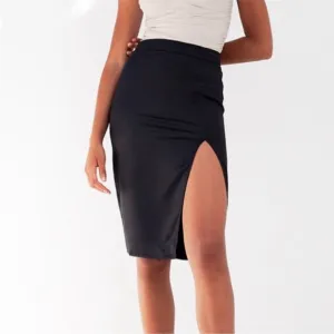 🆕Aritizia Babaton - Aria satin skirt