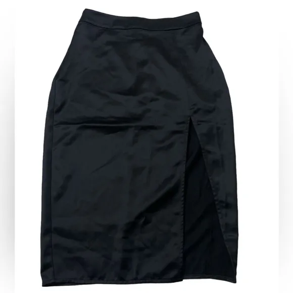 🆕Aritizia Babaton - Aria satin skirt