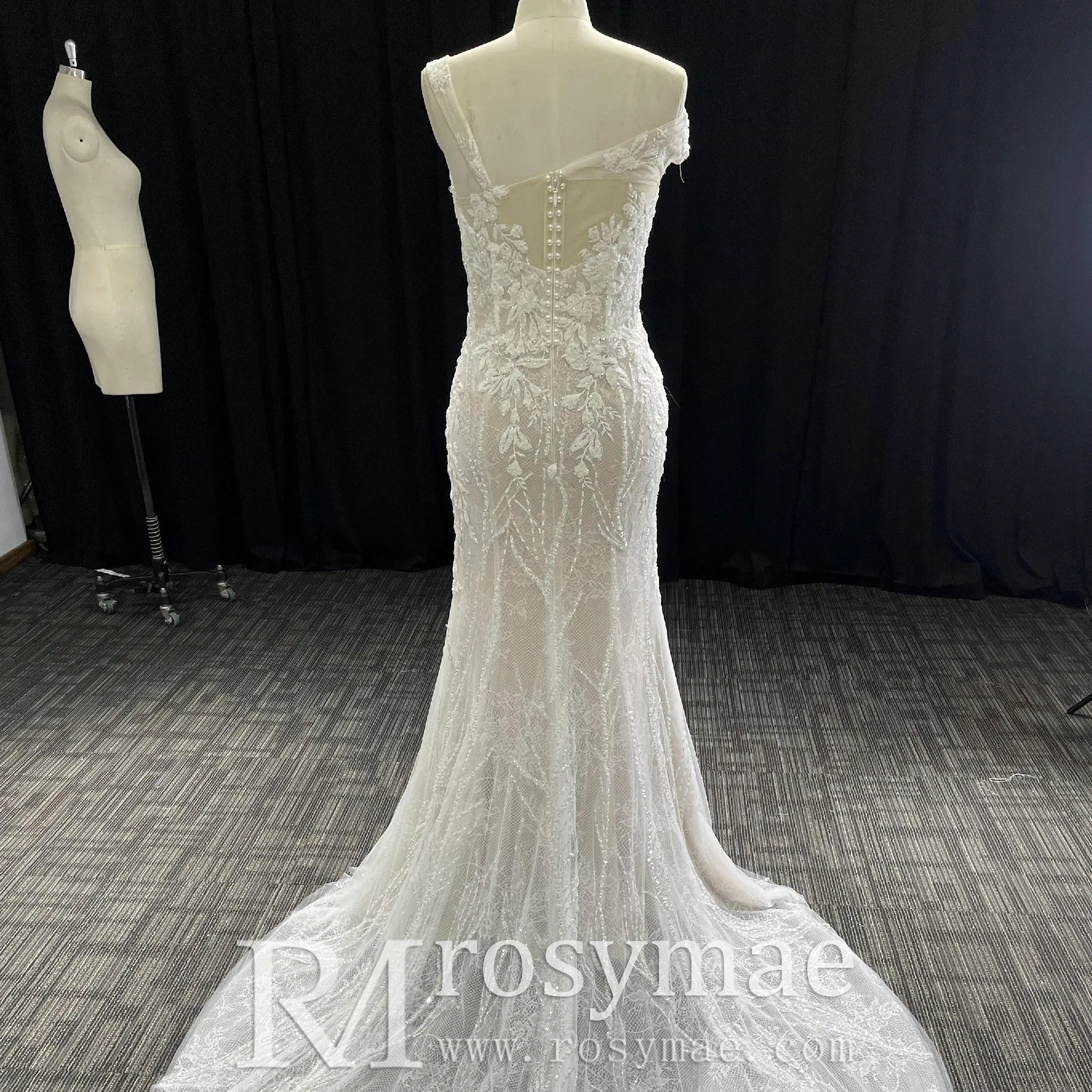 Asymmetrical Neckline Mermaid Wedding Dresses & Gowns