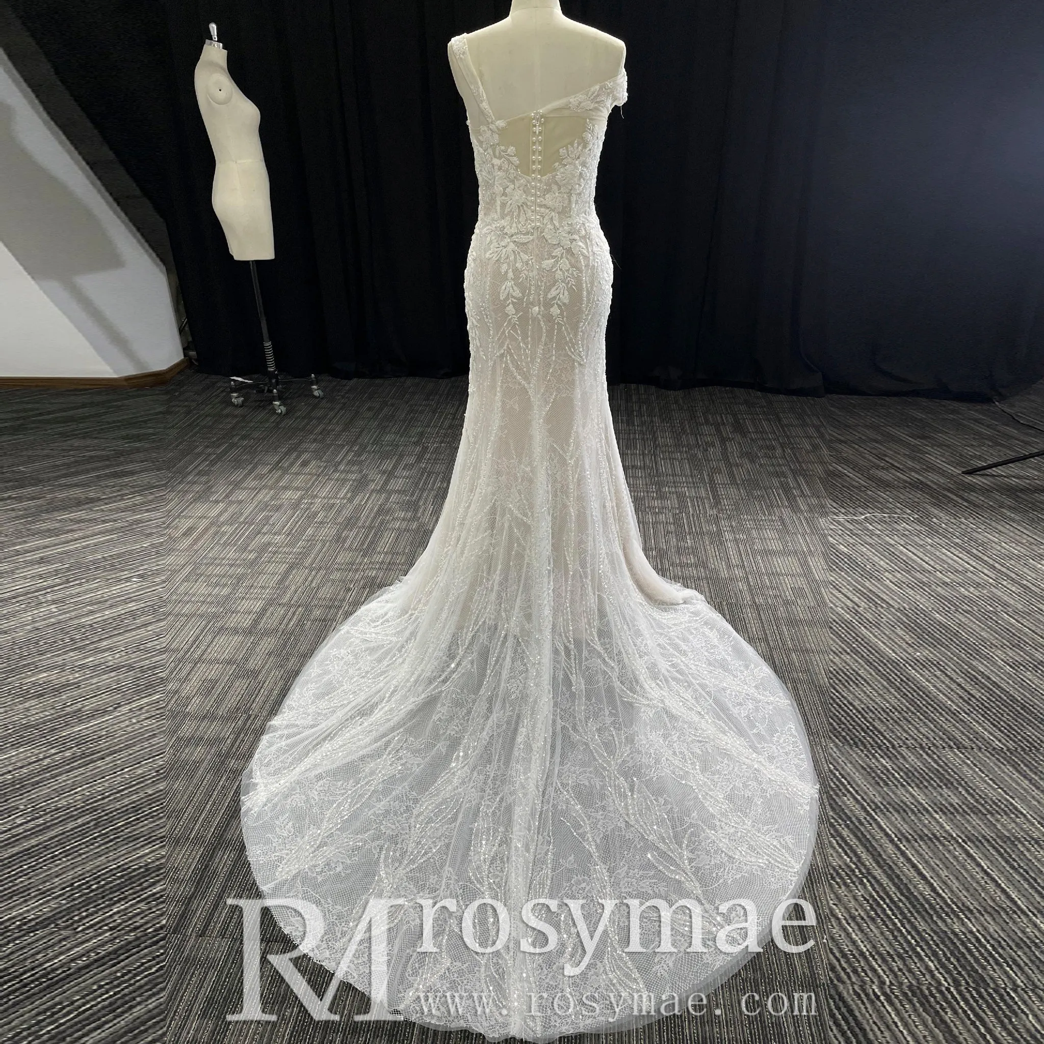 Asymmetrical Neckline Mermaid Wedding Dresses & Gowns
