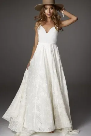 Backless Boho Lace Wedding Dress with V-neckline