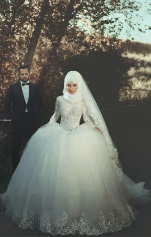 Beaded Long Sleeves Muslim Wedding Gown Tulle Skirt