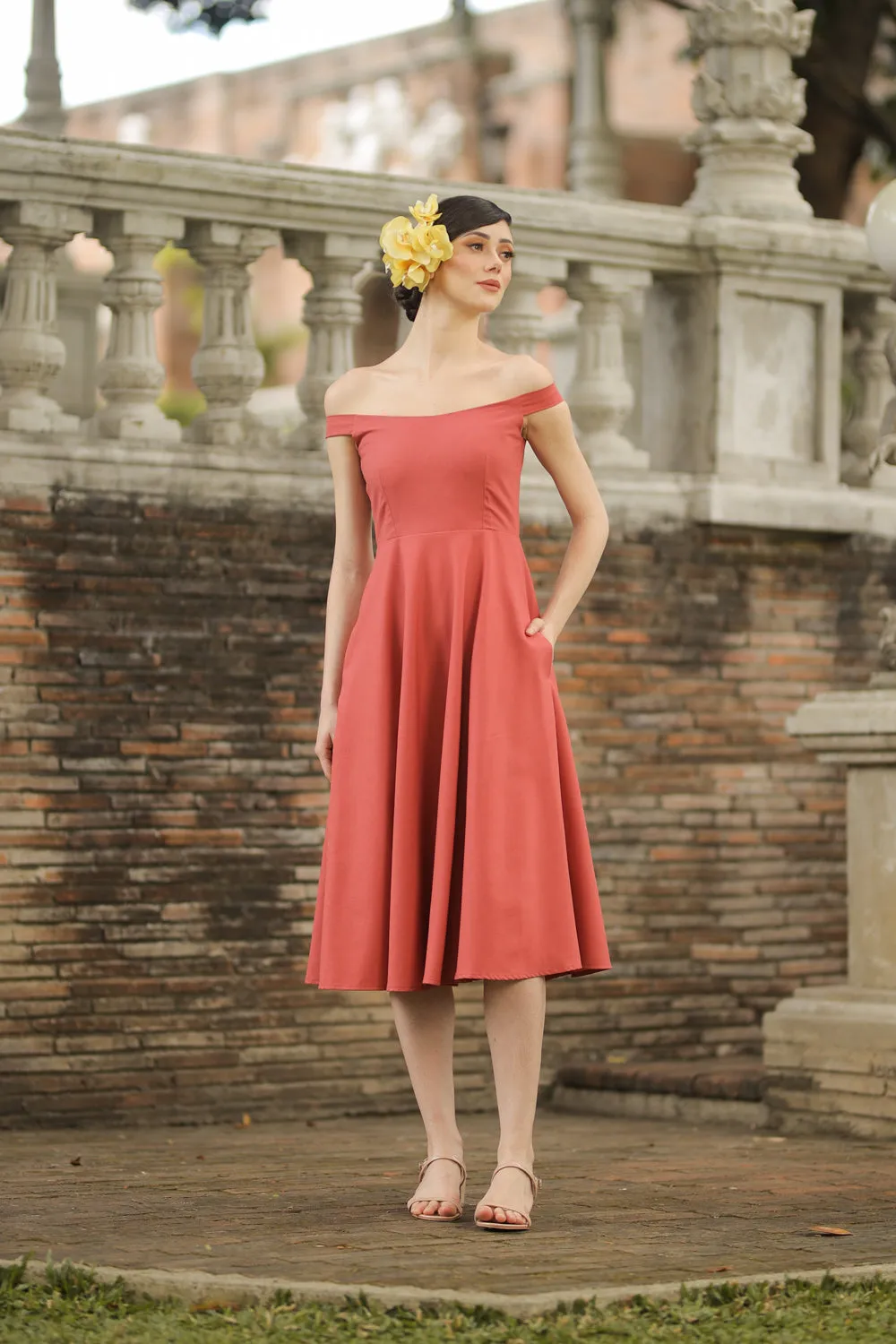 BEATRIZ Off Shoulder Midi Dress with Pockets (Rust Linen)