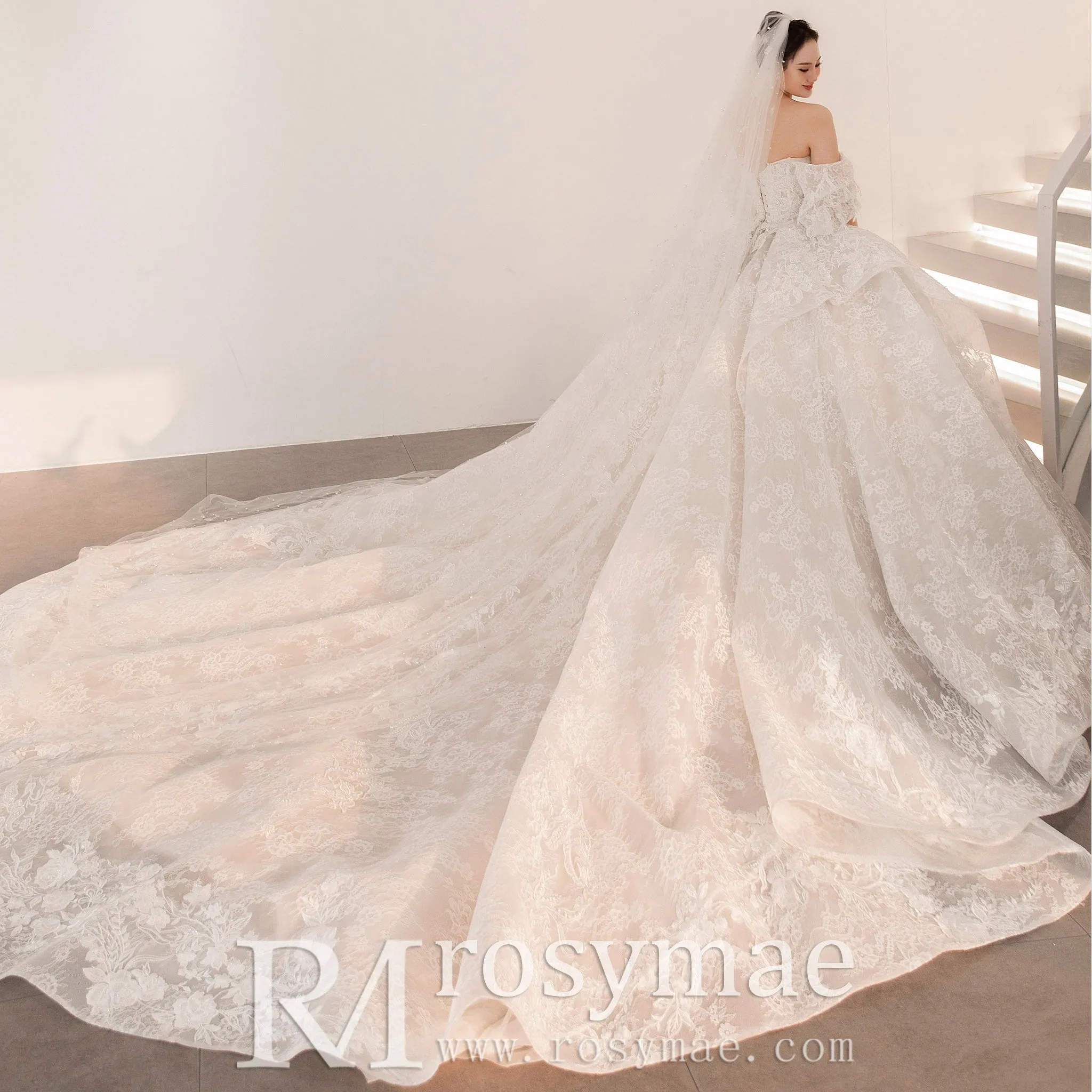 Boho Off Shoulder Lace Wedding Dress with Puffy and Big Train