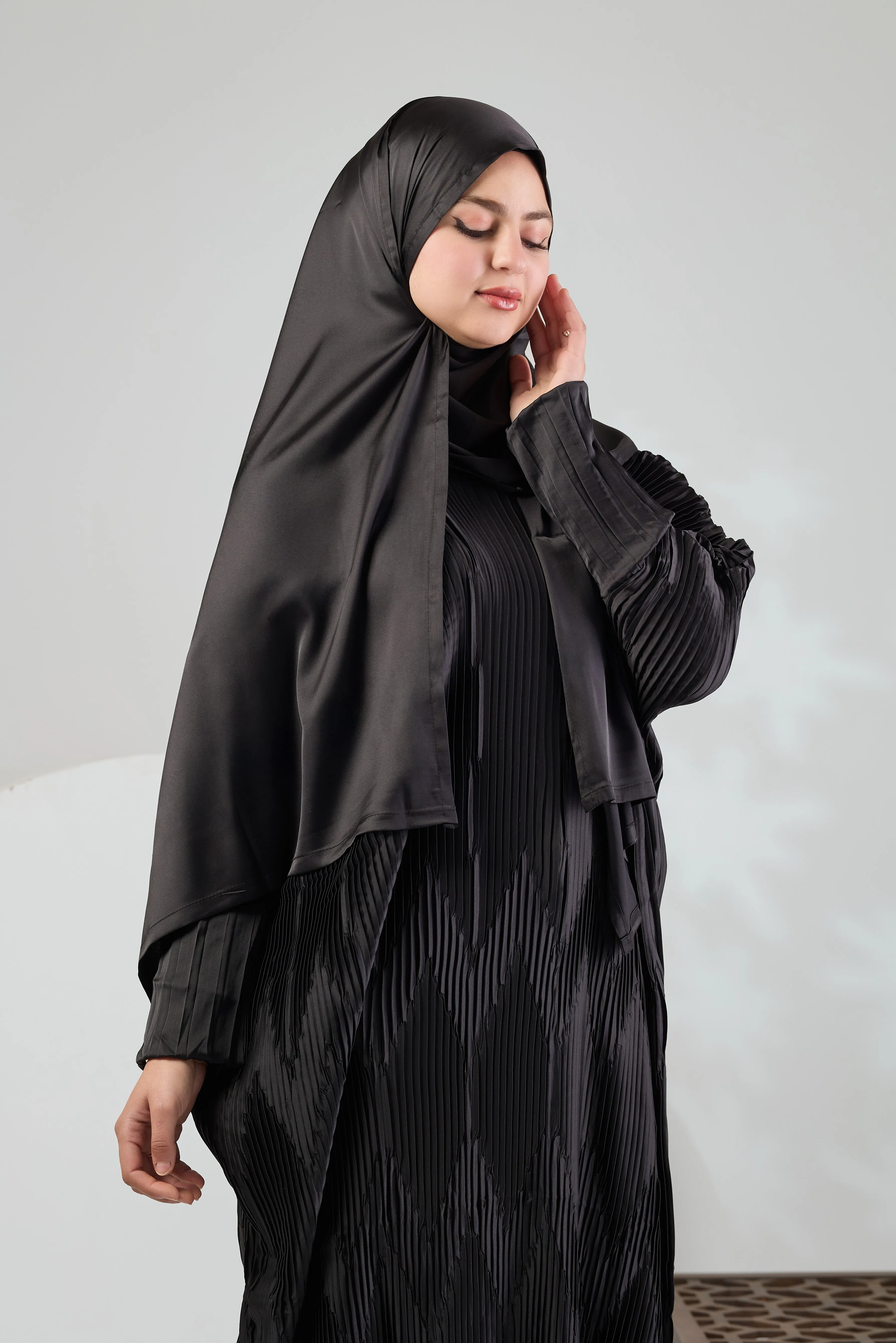Butterfly pleated satin Black