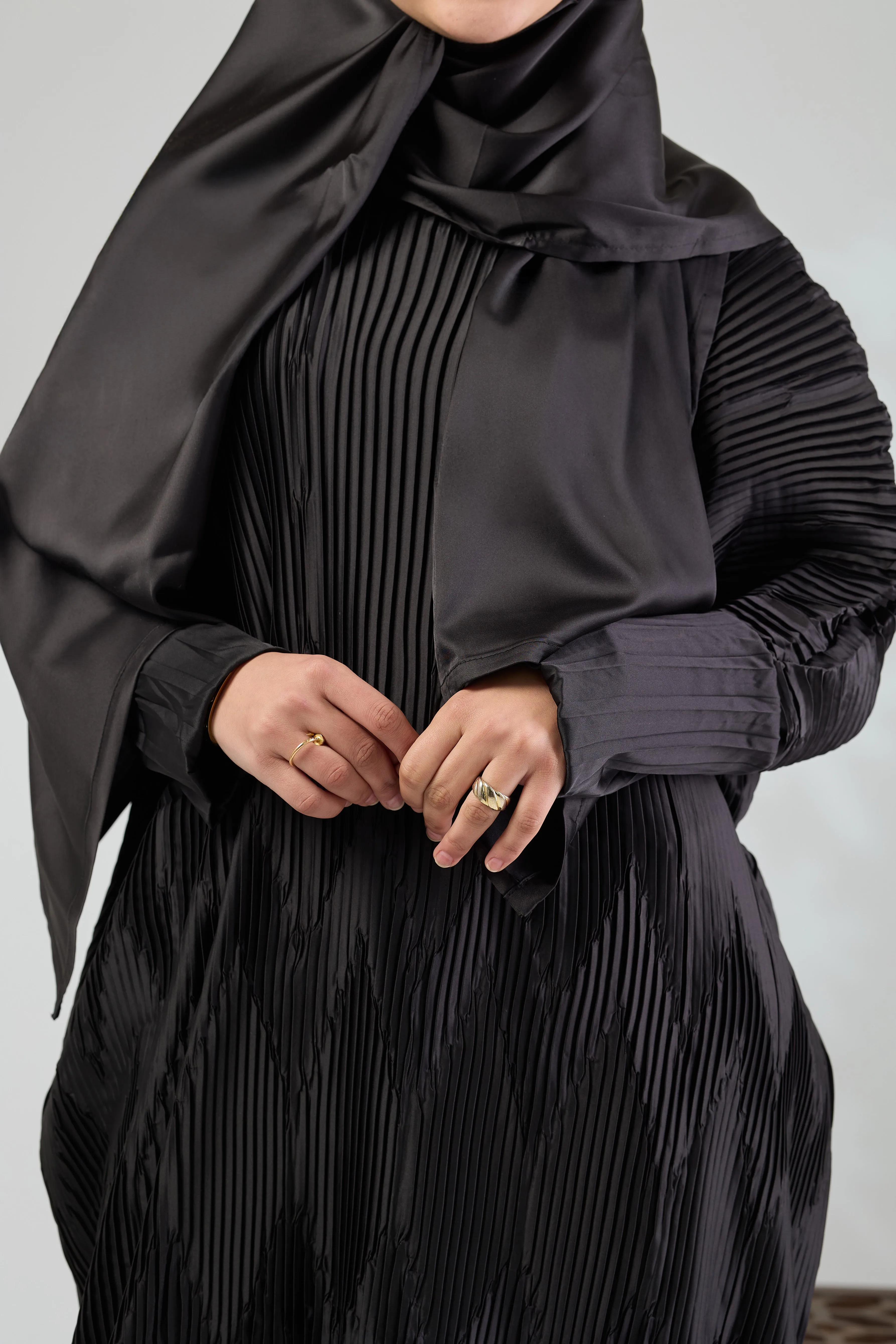 Butterfly pleated satin Black