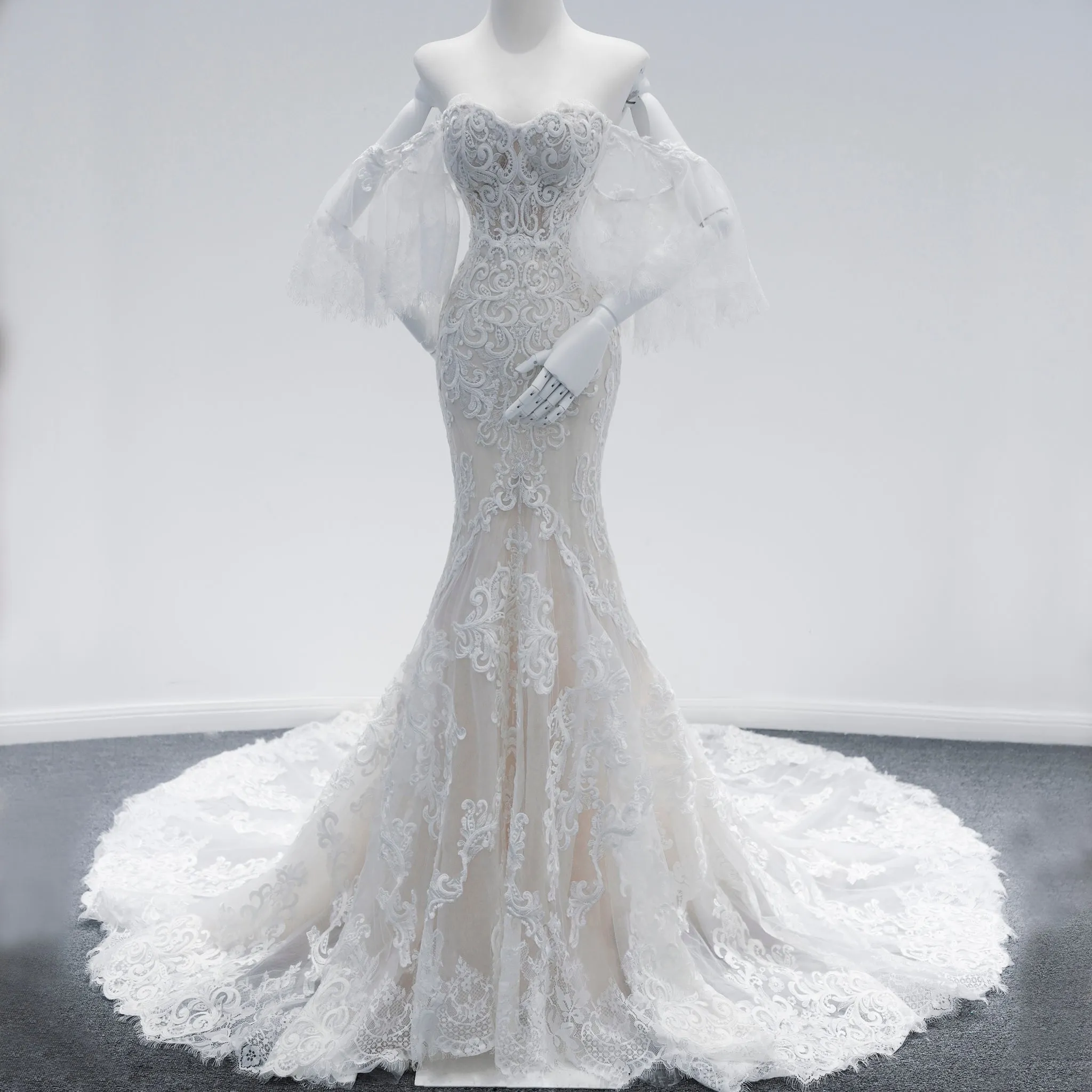 Chapel Train Mermaid Lace Wedding Dress with Sleeves