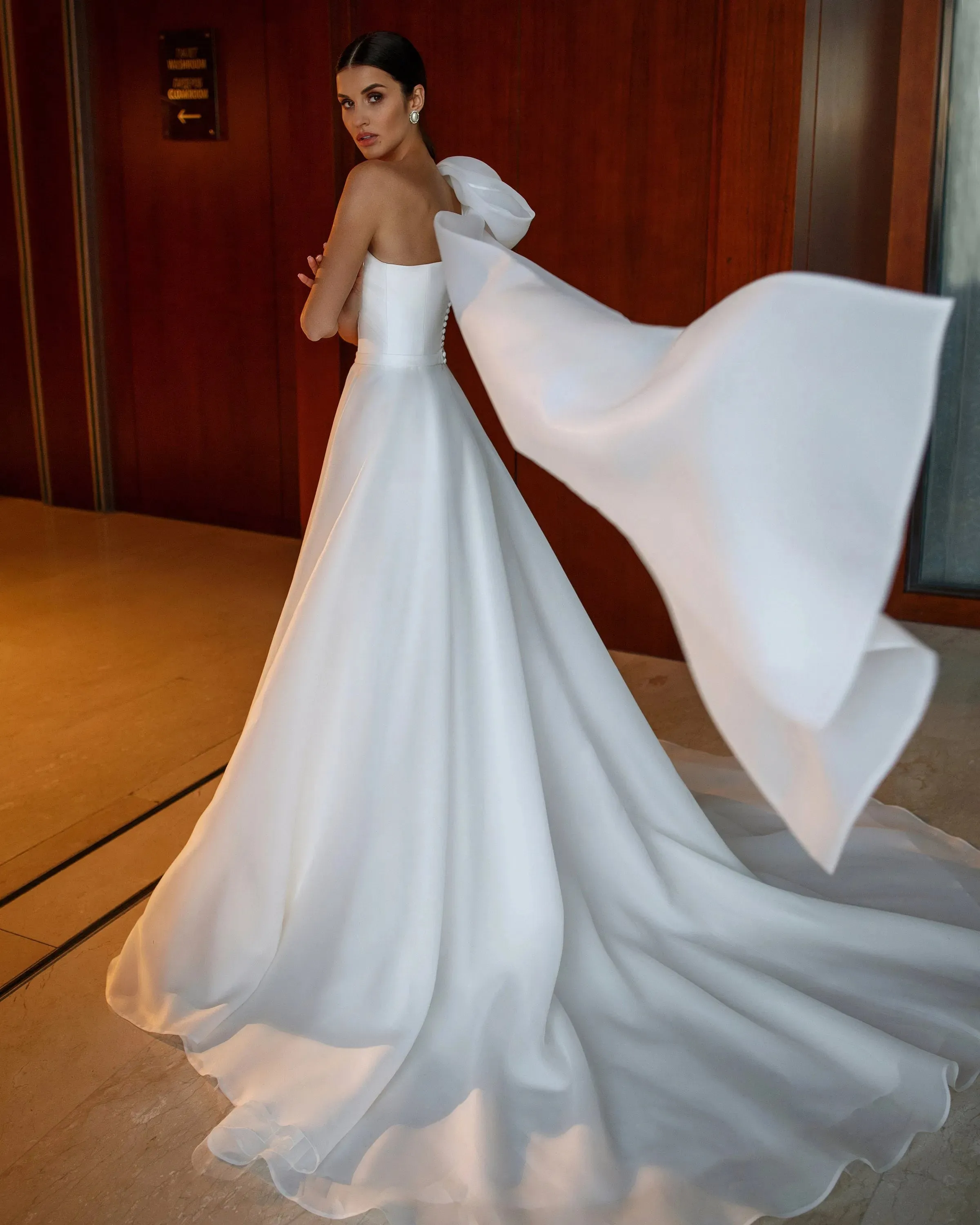 Charming One Shoulder A Line Wedding Gowns est Big Bow Ruched Long Train Custom Bridal Dresses