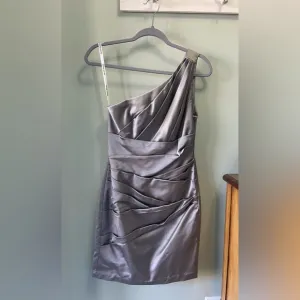 David’s Bridal Bridesmaid Prom Formal Satin Gray one shoulder sz 2 #023