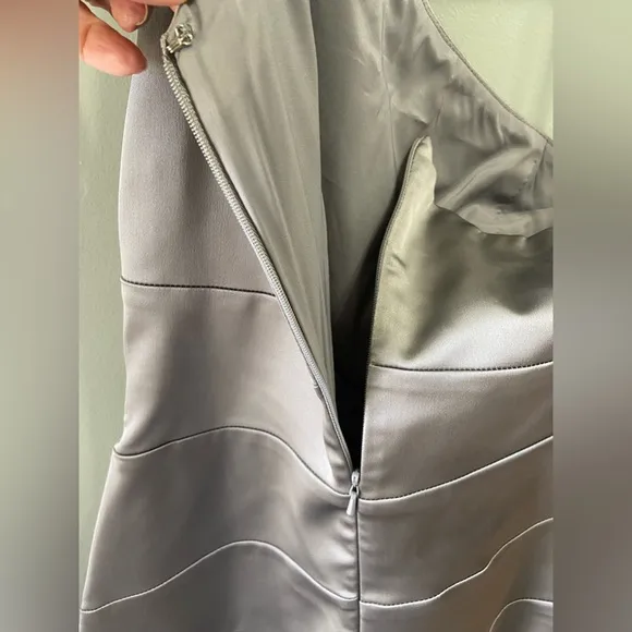David’s Bridal Bridesmaid Prom Formal Satin Gray one shoulder sz 2 #023