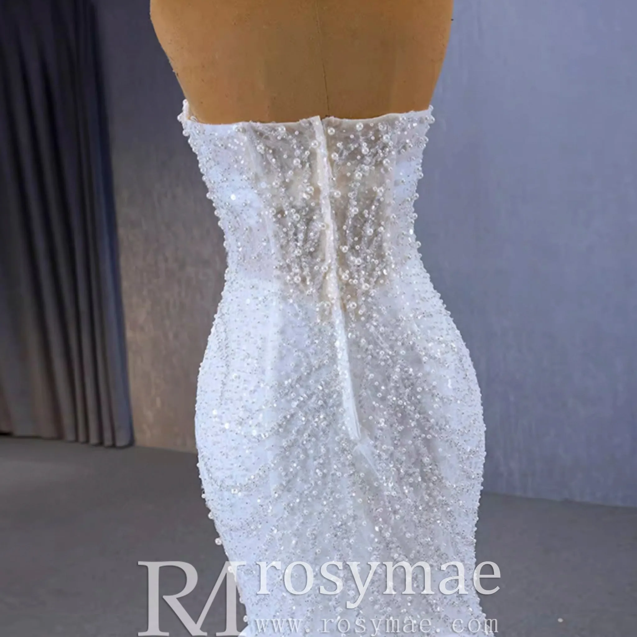 Elegant Fit and Flare Sparkly Wedding Dress with Sweetheart Neck