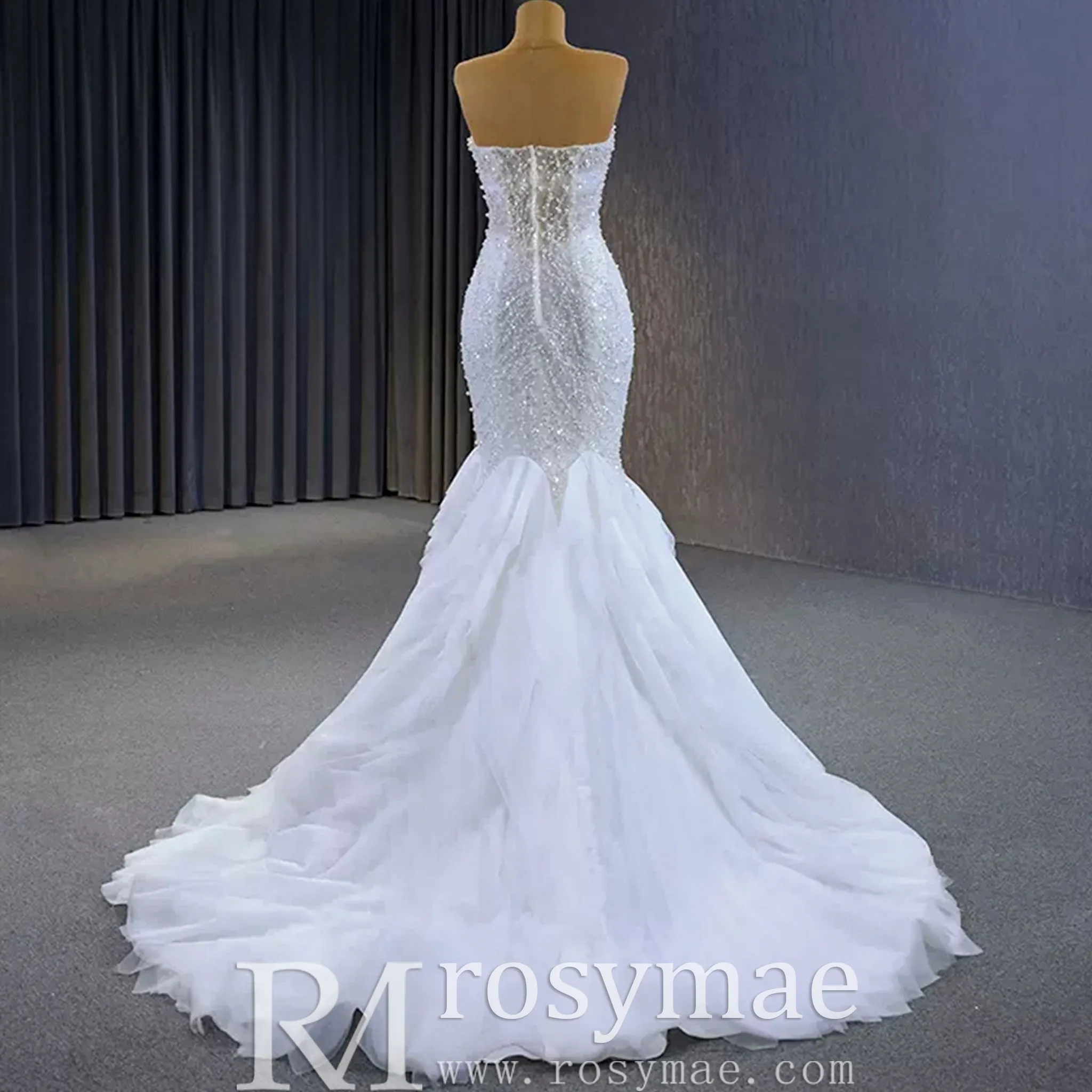 Elegant Fit and Flare Sparkly Wedding Dress with Sweetheart Neck