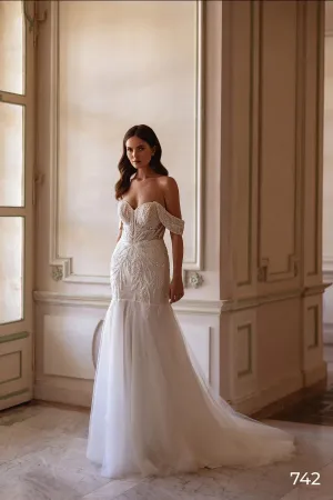 Elegant Mermaid Classic Women's Wedding Dresses Modern Lace Appliques Bride Gowns Popular Off Shoulder Wedding Gown
