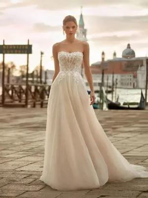 Elegant Strapless Sleeveless Bridal Gowns Classic A-Line Backless Wedding Dress Lace Appliques Button Robe De Mariée