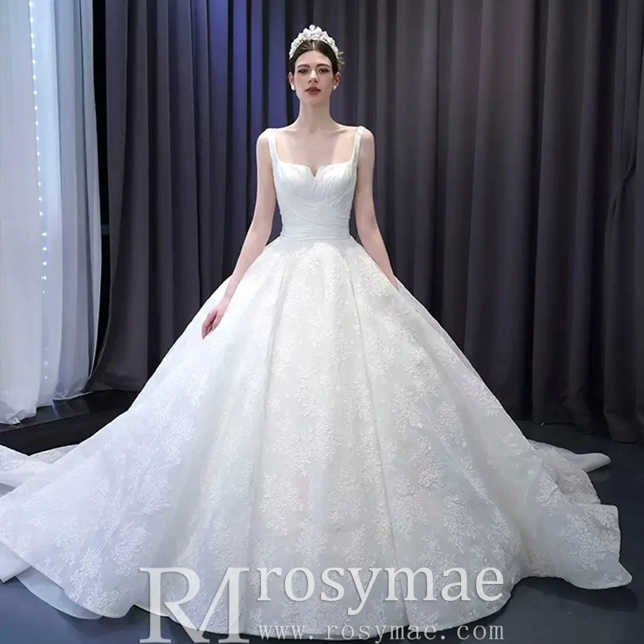 Embroidery Lace Square Neck Ball Gown Wedding Dress with Wide Strap