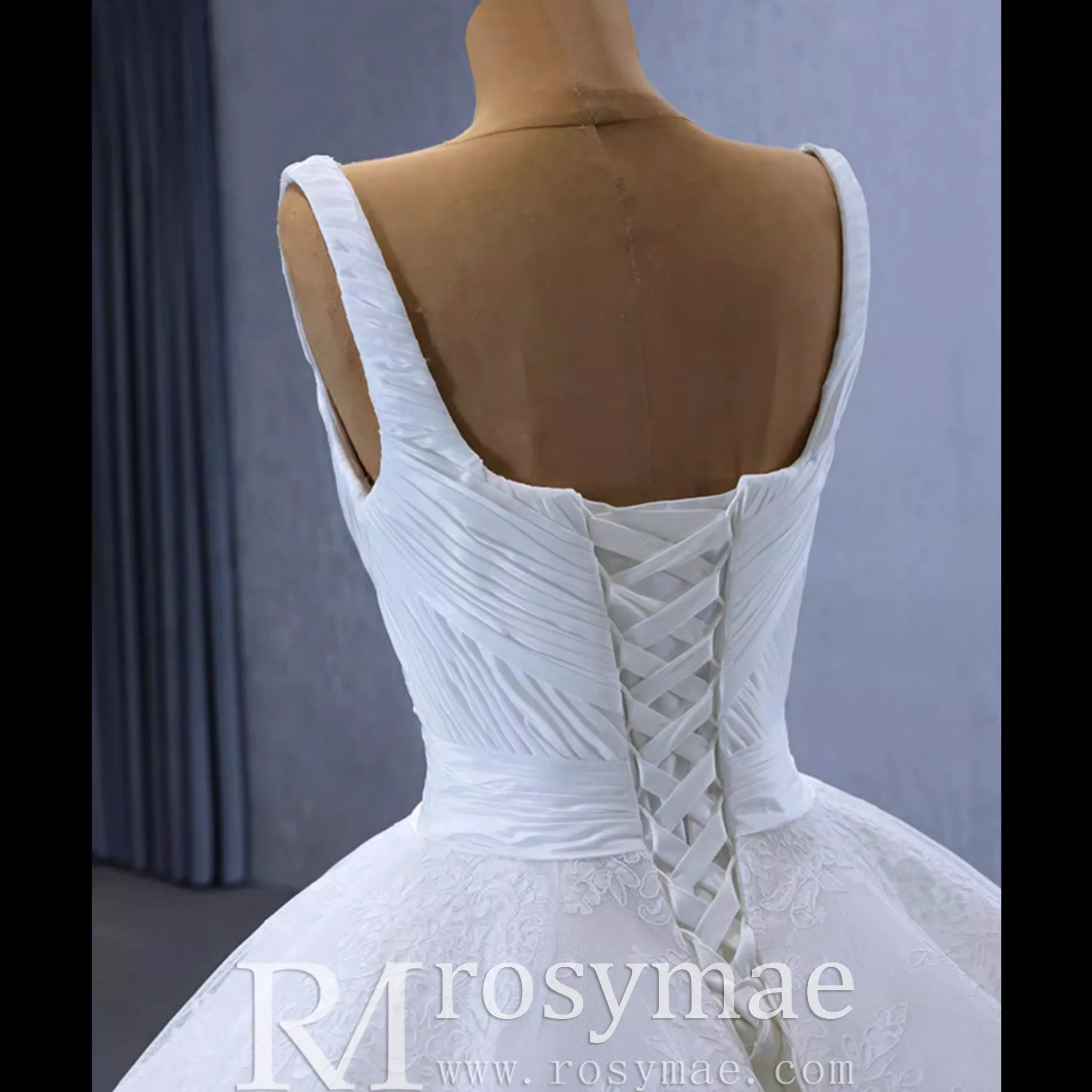 Embroidery Lace Square Neck Ball Gown Wedding Dress with Wide Strap