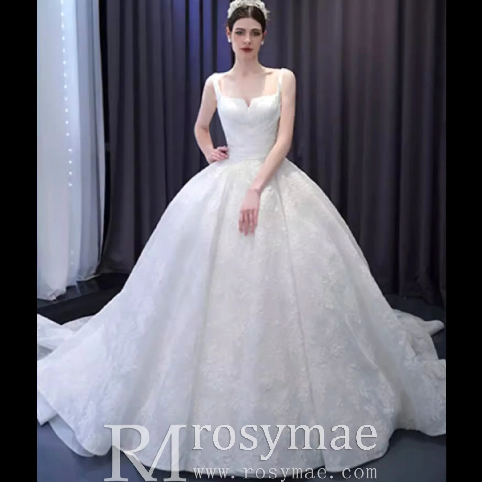 Embroidery Lace Square Neck Ball Gown Wedding Dress with Wide Strap