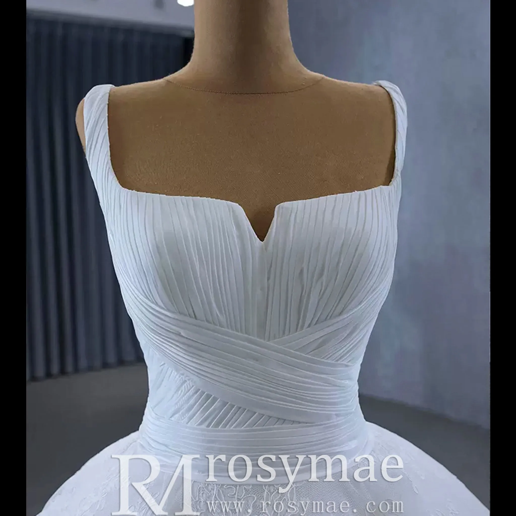 Embroidery Lace Square Neck Ball Gown Wedding Dress with Wide Strap