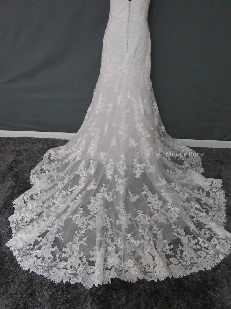 Essense of Australia D2109 size 12