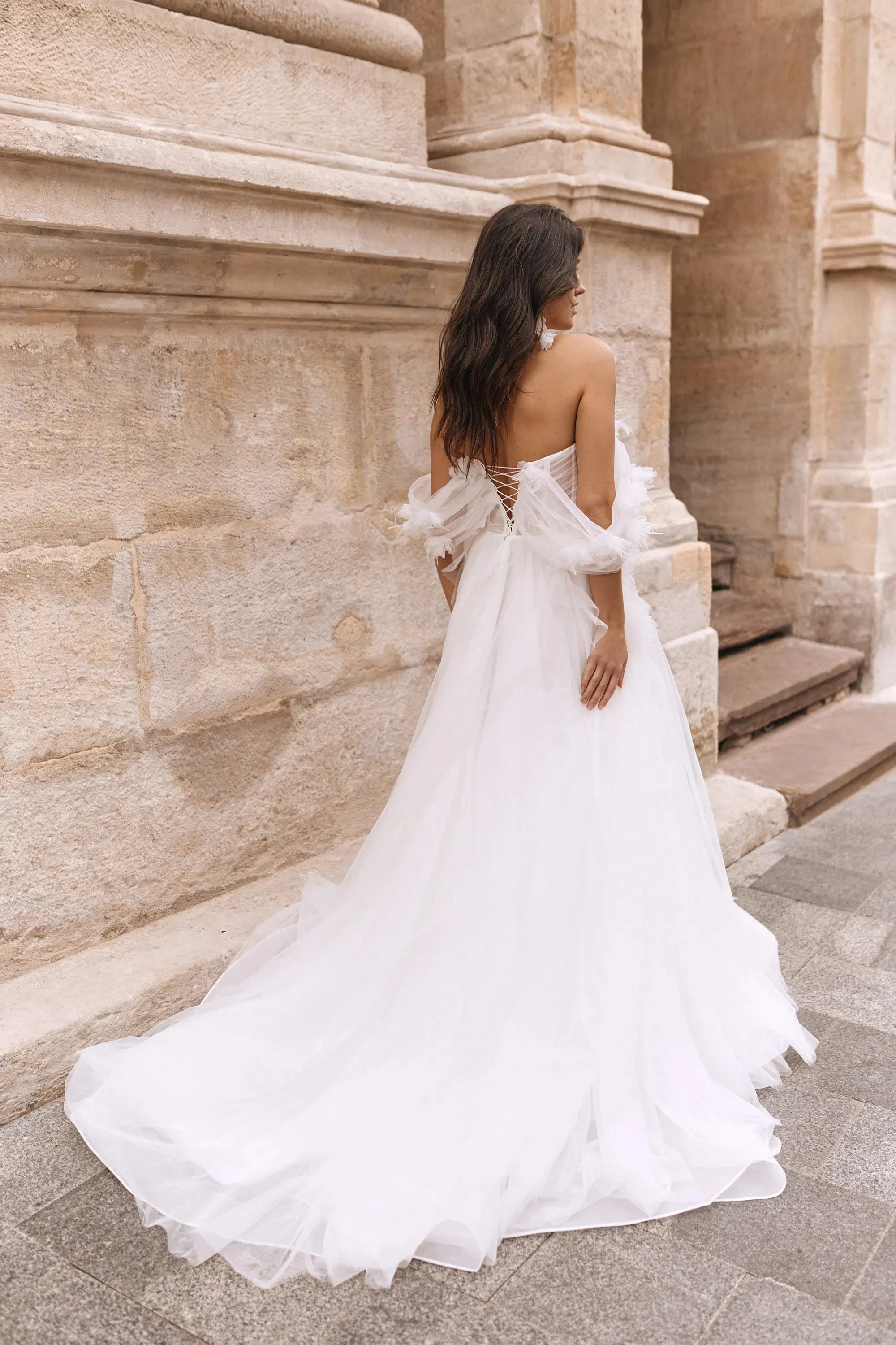 Exquisite Bride Dresses Off The Shoulder 3D Flower Pleat Corset Wedding Dresses Boho A Line Tulle Bridal Gown