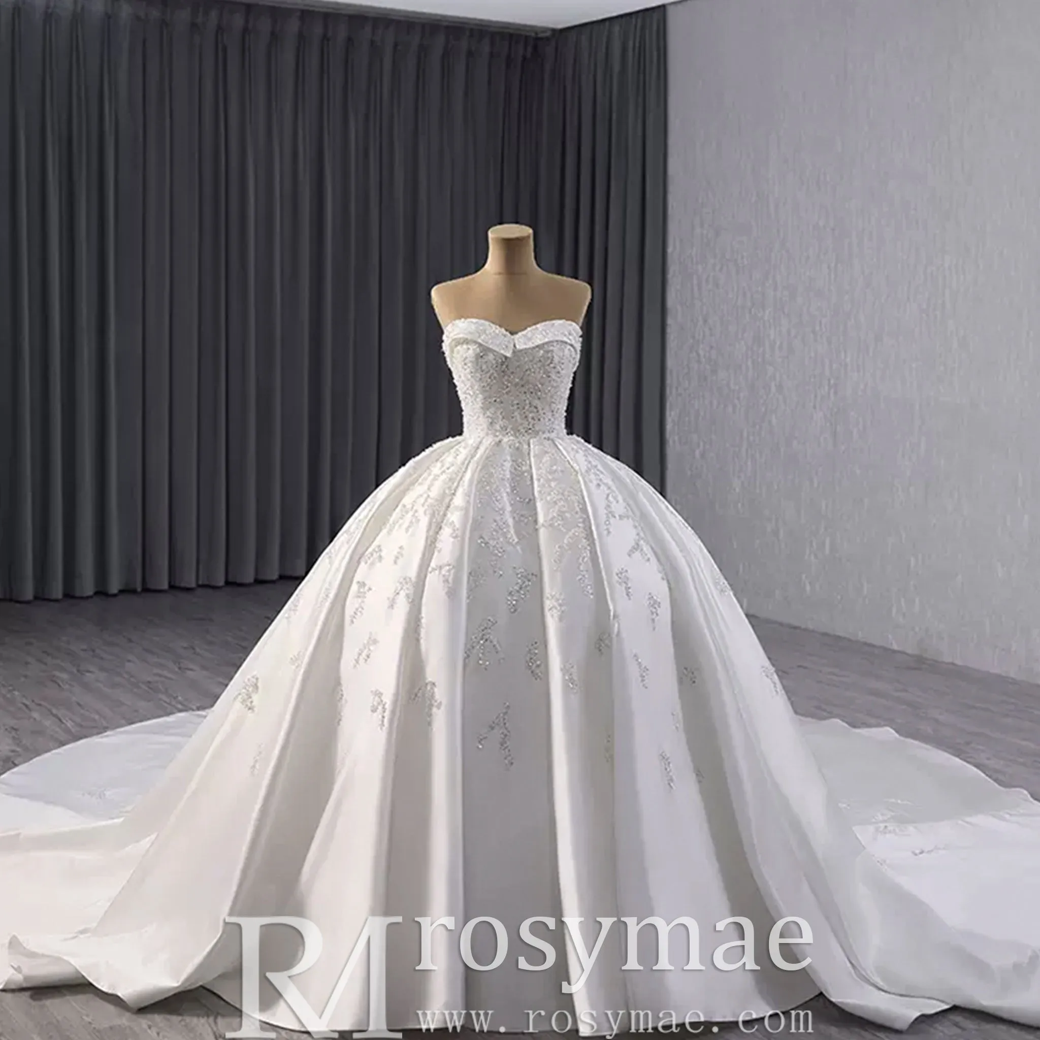 Gorgeous Puffy Skirt Ball Gown Satin Wedding Dress Royal Train