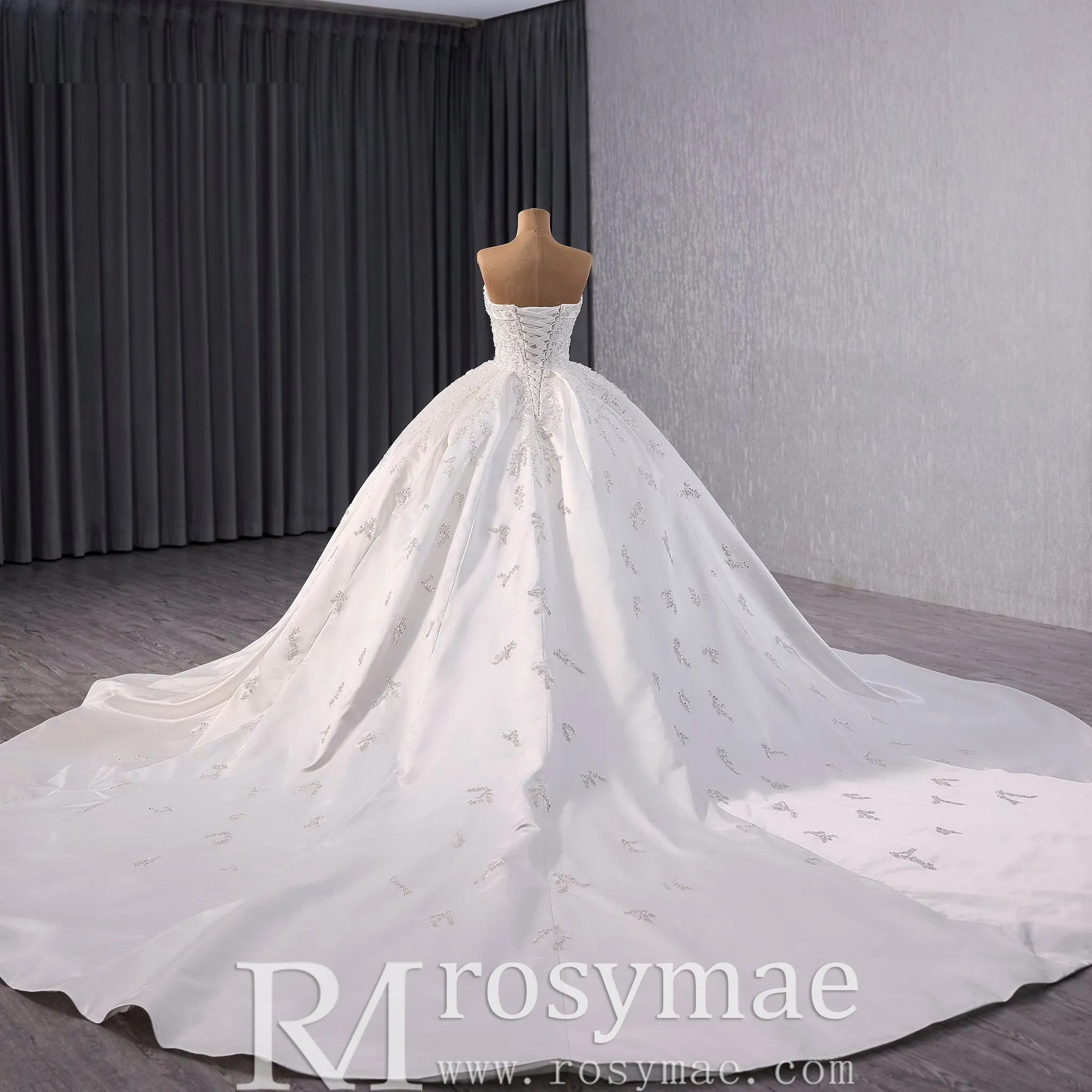 Gorgeous Puffy Skirt Ball Gown Satin Wedding Dress Royal Train