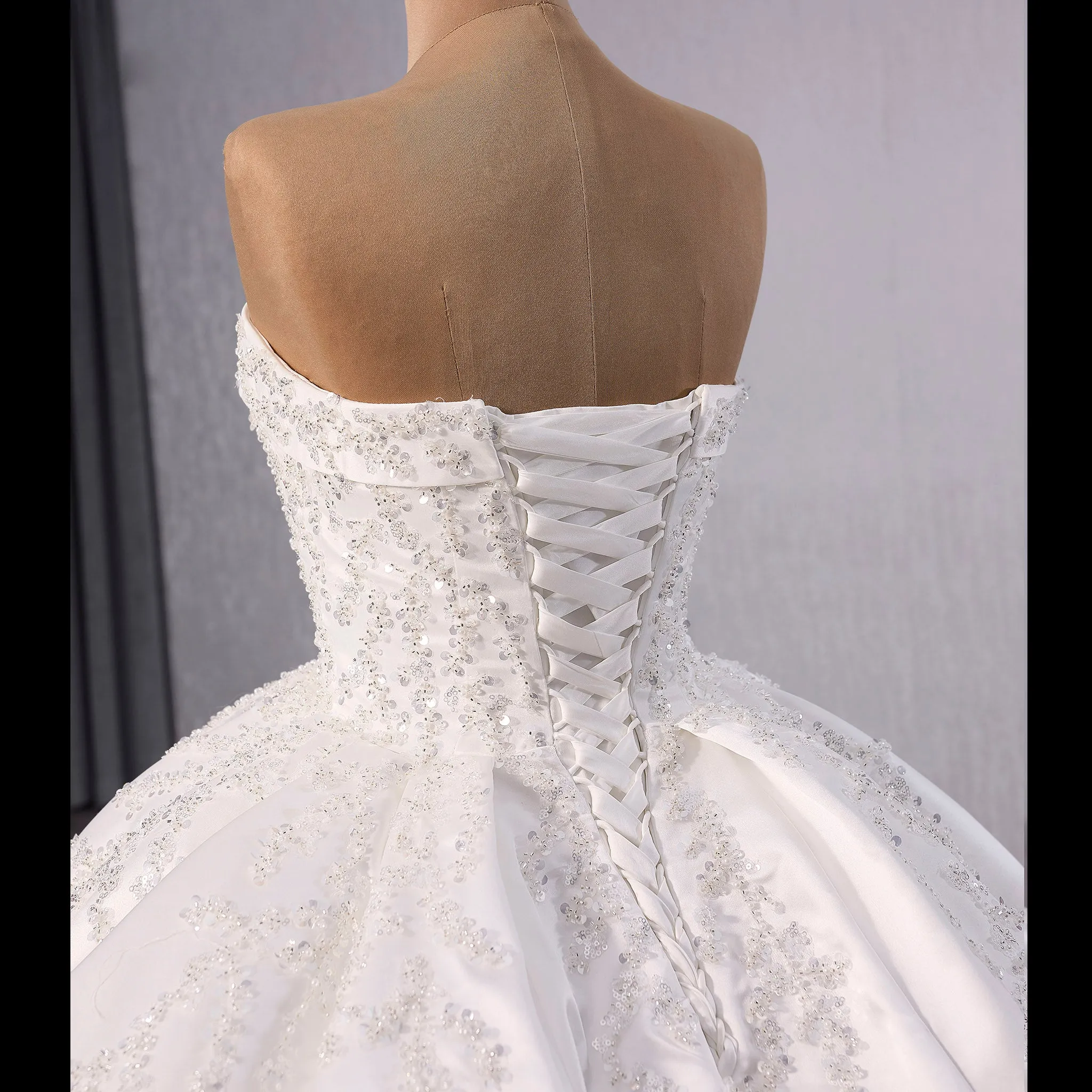 Gorgeous Puffy Skirt Ball Gown Satin Wedding Dress Royal Train