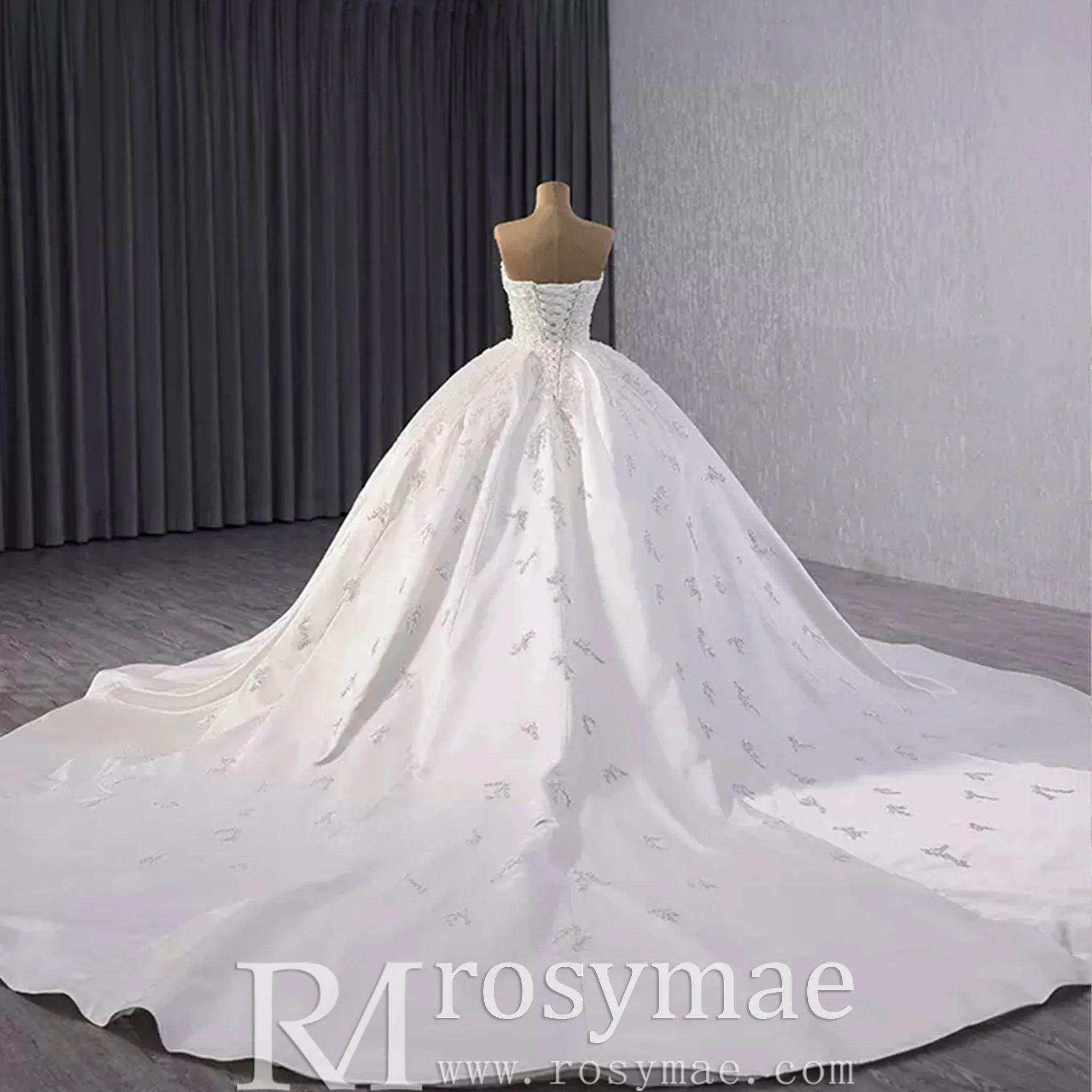 Gorgeous Puffy Skirt Ball Gown Satin Wedding Dress Royal Train