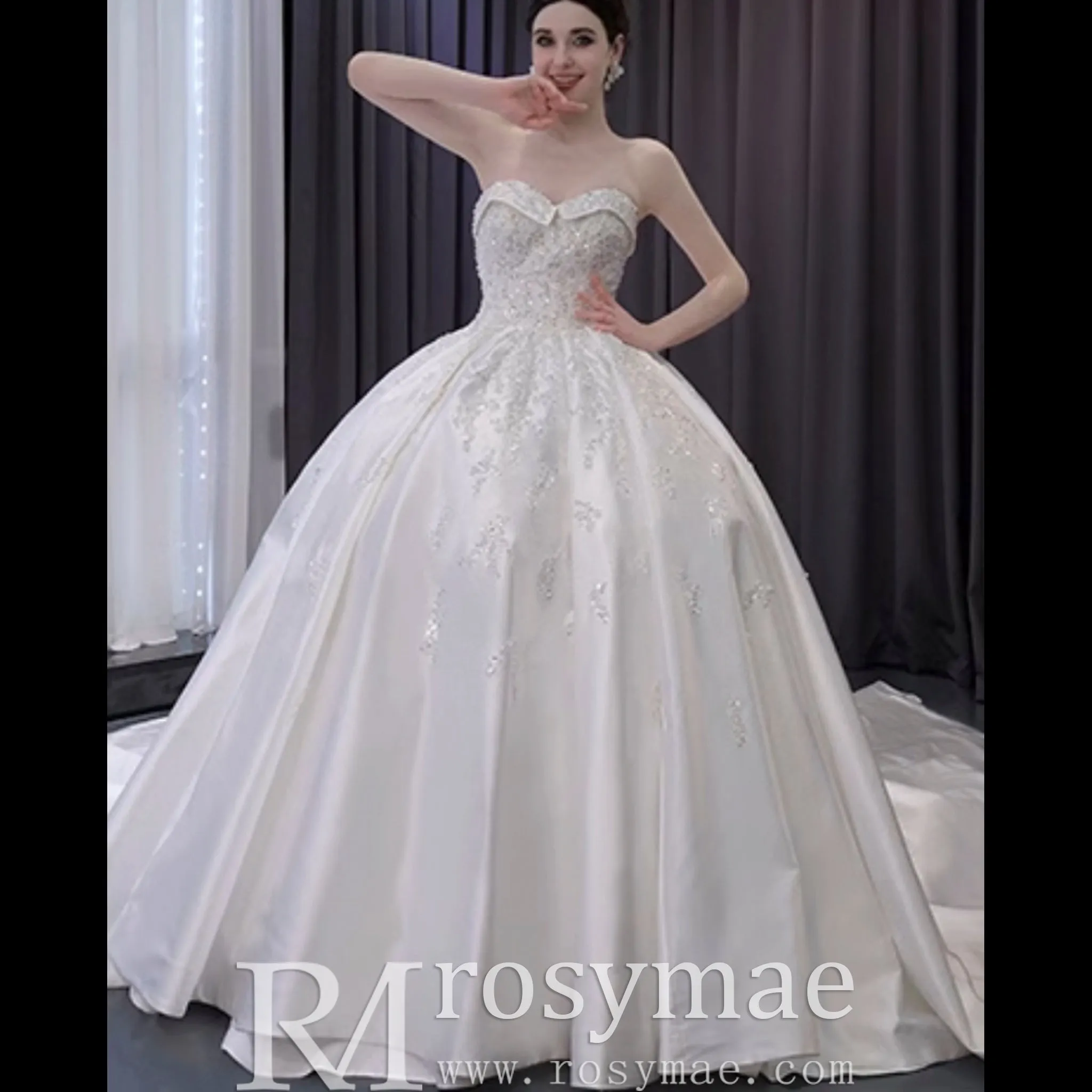 Gorgeous Puffy Skirt Ball Gown Satin Wedding Dress Royal Train