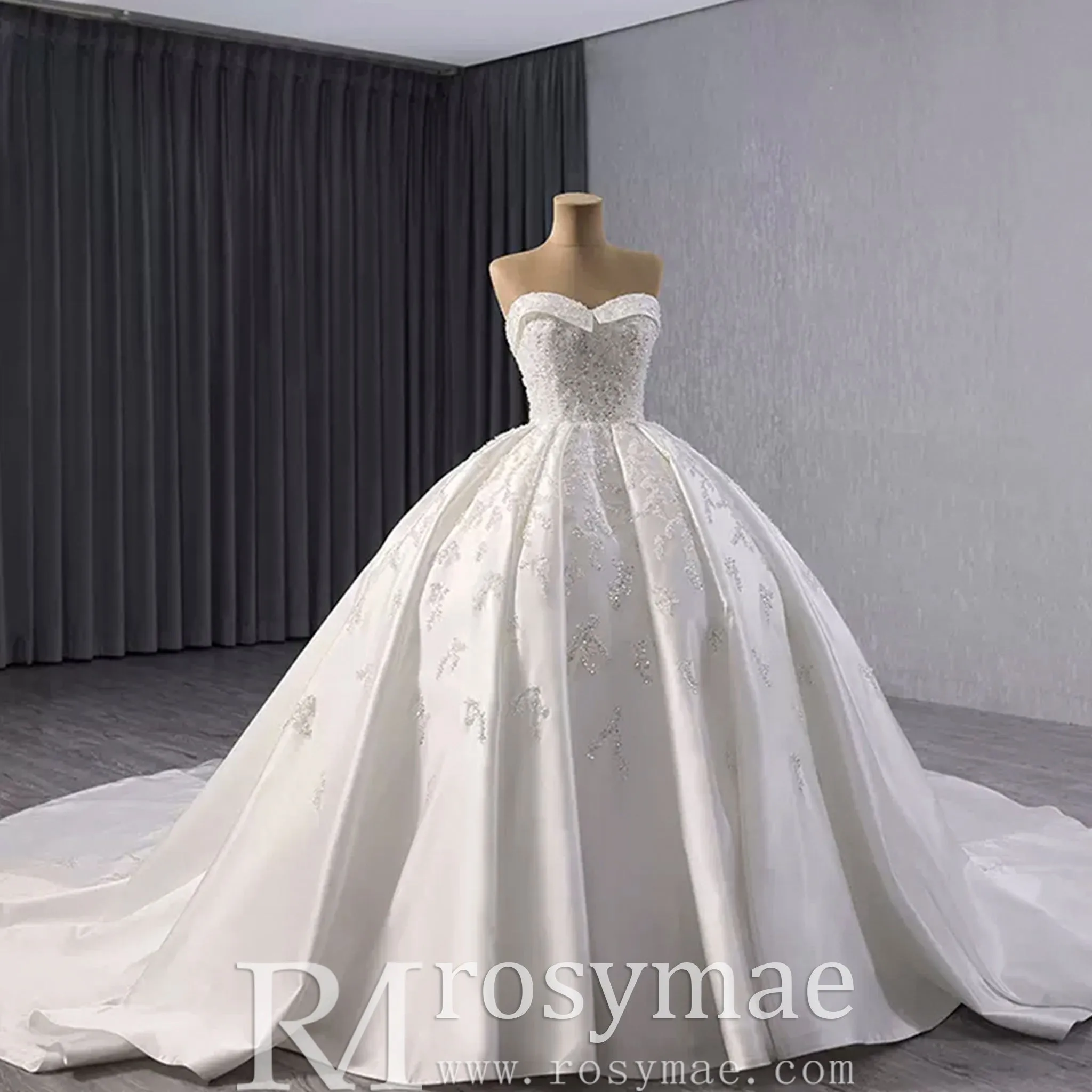 Gorgeous Puffy Skirt Ball Gown Satin Wedding Dress Royal Train