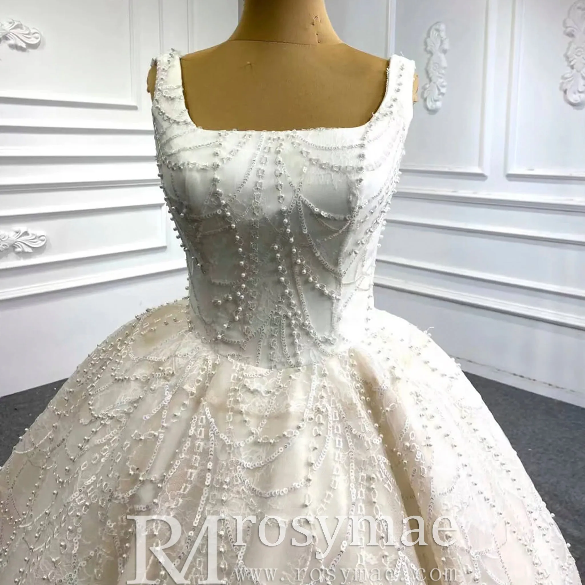 High-end Puffy Skirt Ball Gown Wedding Dress with Square Neckline