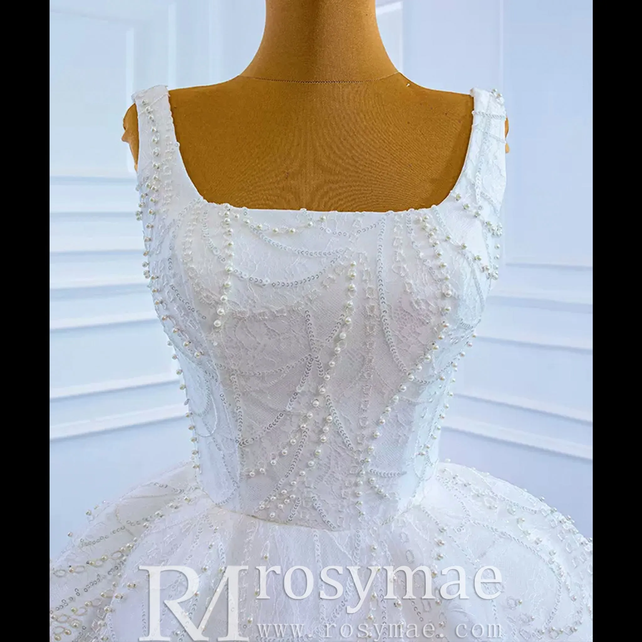 High-end Puffy Skirt Ball Gown Wedding Dress with Square Neckline