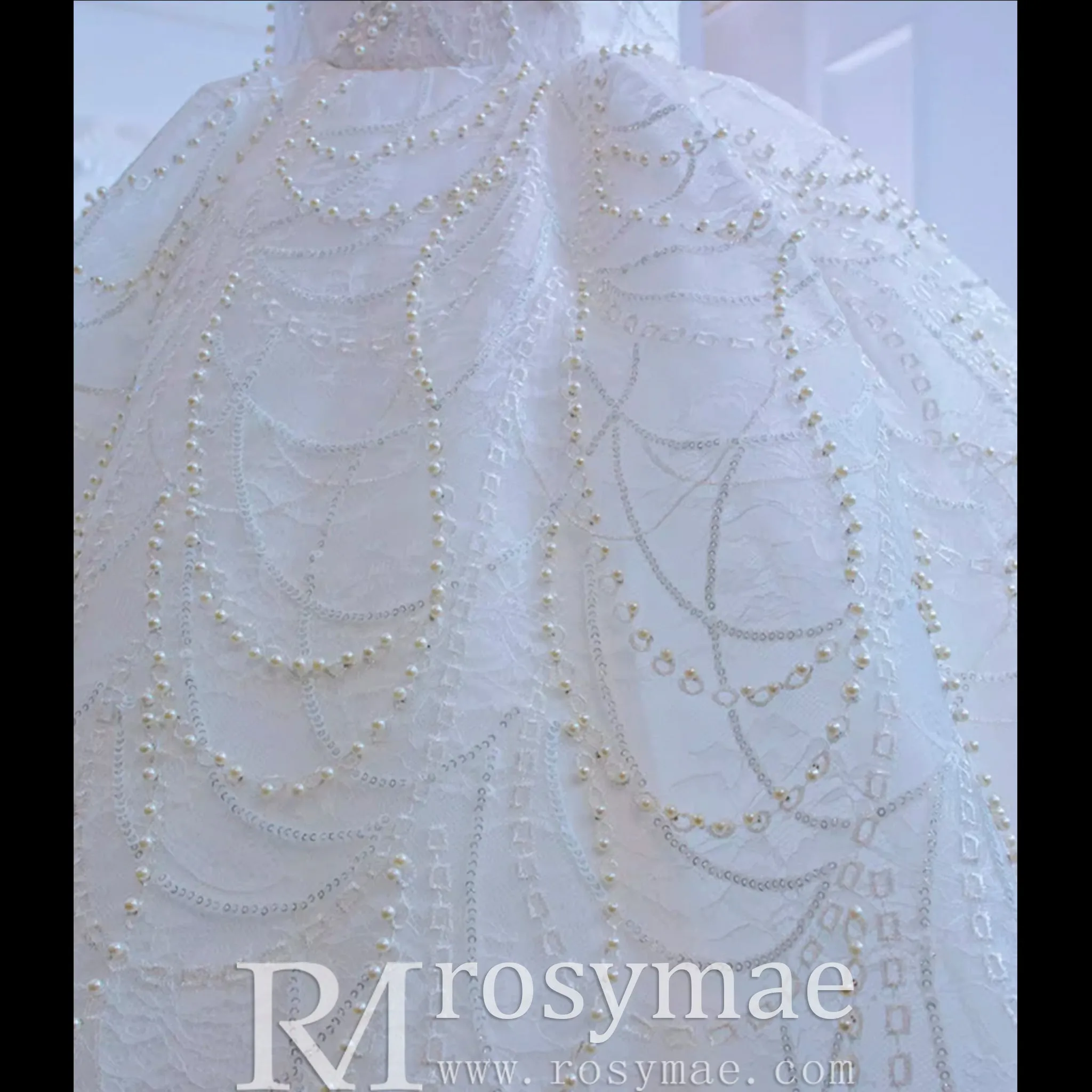 High-end Puffy Skirt Ball Gown Wedding Dress with Square Neckline