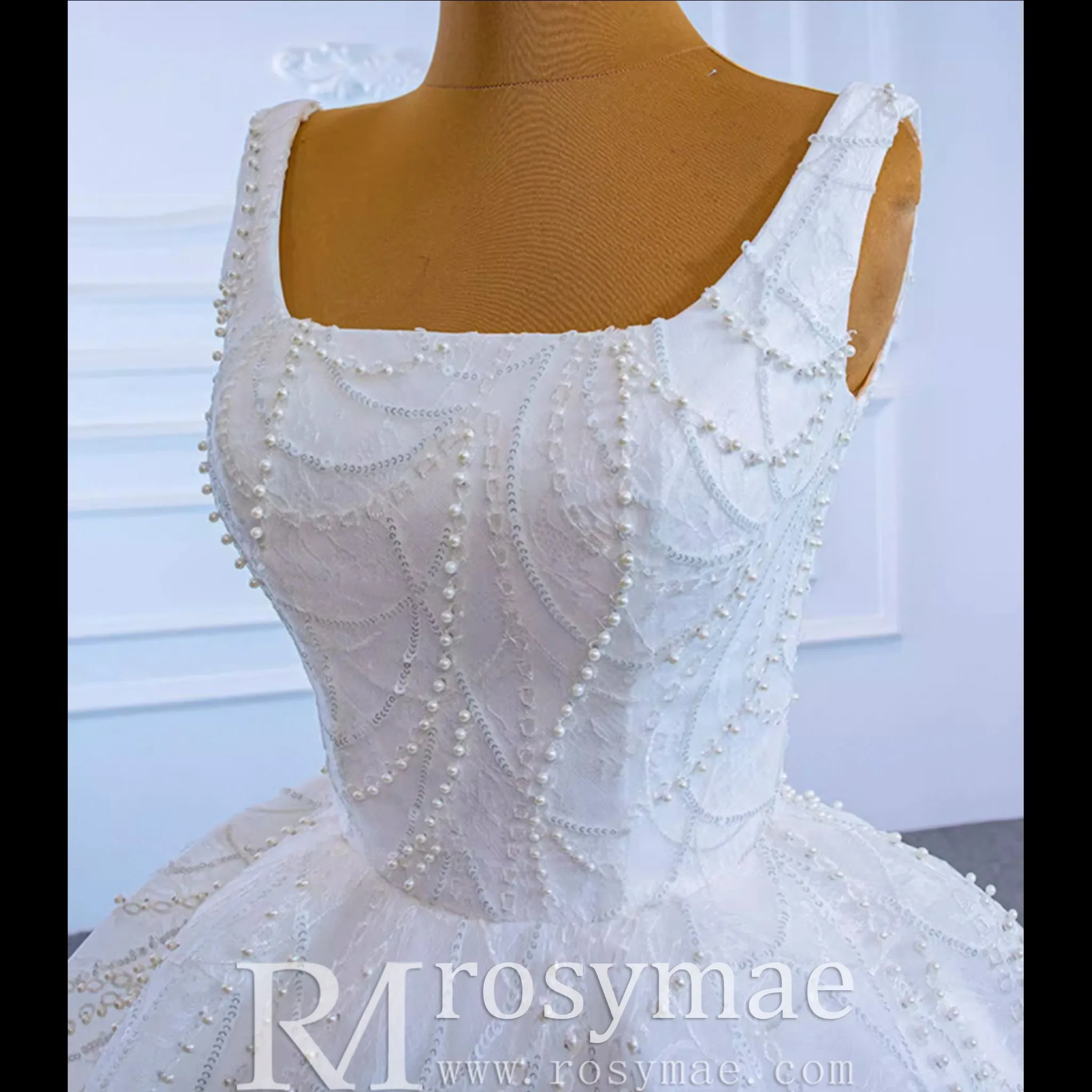 High-end Puffy Skirt Ball Gown Wedding Dress with Square Neckline