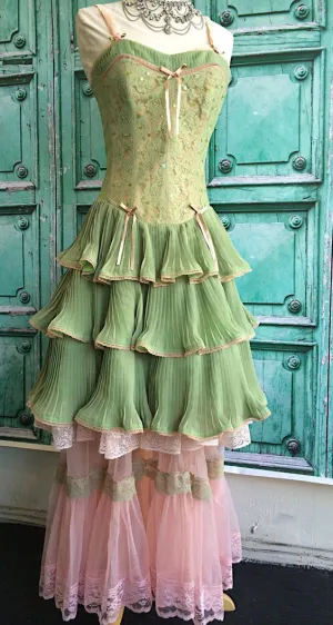 JazzHer Vintage Ball Gown Spaghetti Straps Green Lace Prom Dresses Evening Gowns With Layers Ruffles (PRE-ORDER)