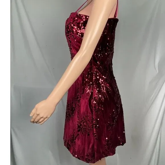 Kensie‎ one shoulder Burgundy Wine sequin cocktail dress, size 8, holiday party