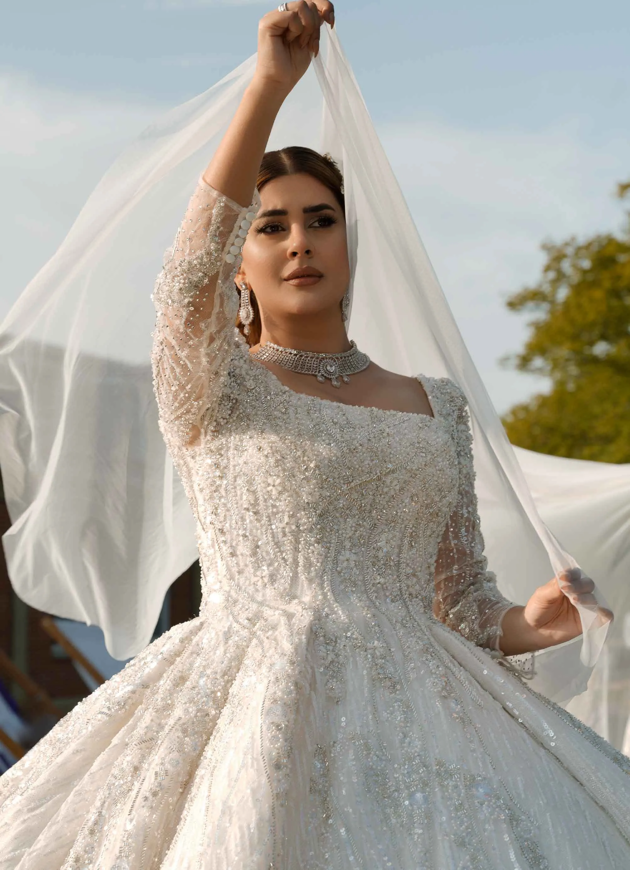 L'AMOUR PRINCESS BALL GOWN WEDDING DRESS WITH LONG TRAIN