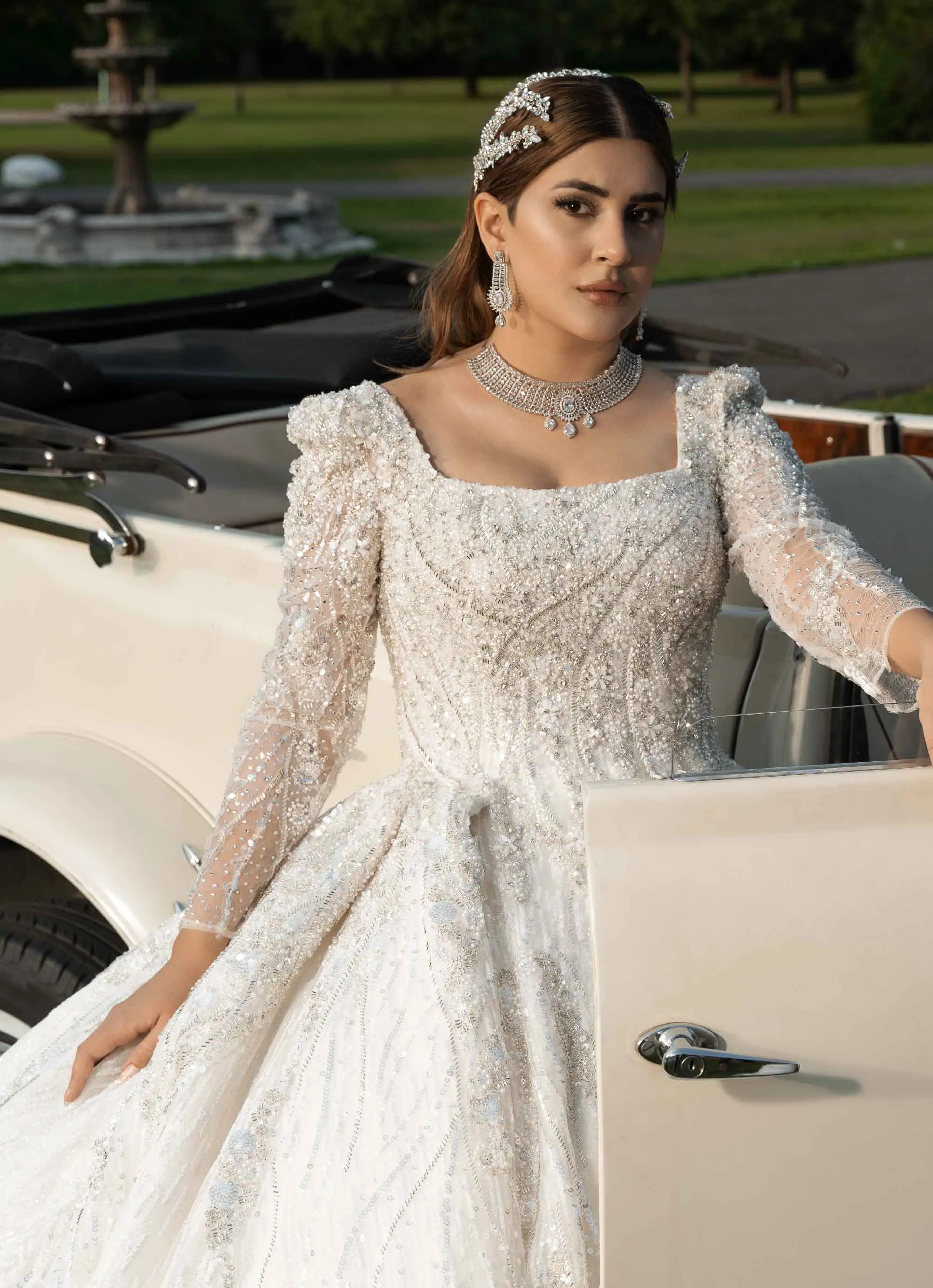L'AMOUR PRINCESS BALL GOWN WEDDING DRESS WITH LONG TRAIN