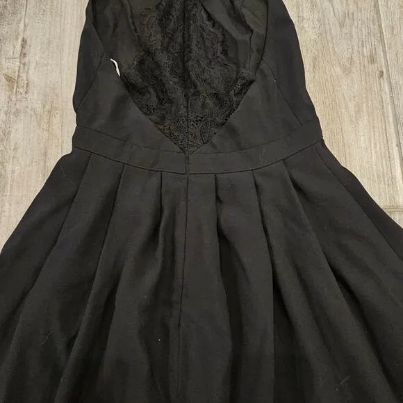 Lovers   Friends Dress Womens XS Fit &amp; Flare Cocktail Lace Open Back Pleated