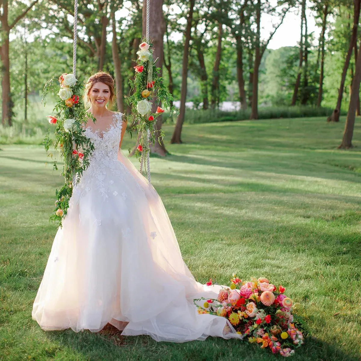Luxe 3D Beading Lace Wedding Ballgowns Illusion Scoop Neck Backless Floral Embroidered Long Train Customized Bridal Gowns