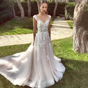 Luxe 3D Beading Lace Wedding Ballgowns Illusion Scoop Neck Backless Floral Embroidered Long Train Customized Bridal Gowns