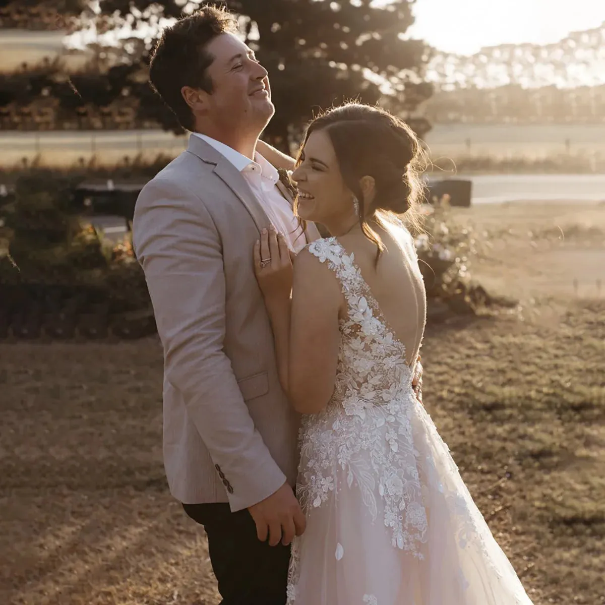 Luxe 3D Beading Lace Wedding Ballgowns Illusion Scoop Neck Backless Floral Embroidered Long Train Customized Bridal Gowns