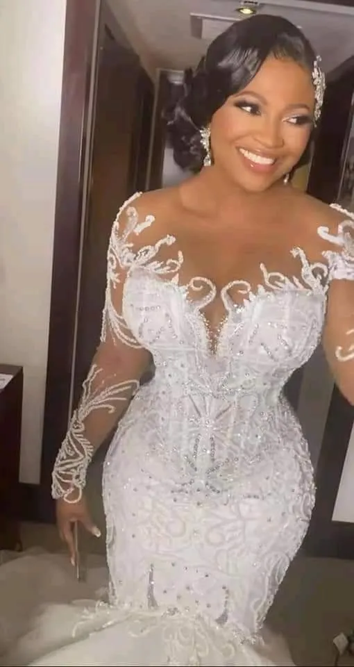 Luxurious Off-shoulder  Sequined beading mermaid Gown