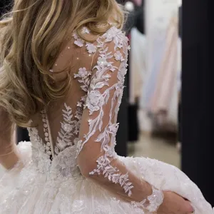 Luxury Lace Long Sleeve Court Train Wedding Bridal Gown