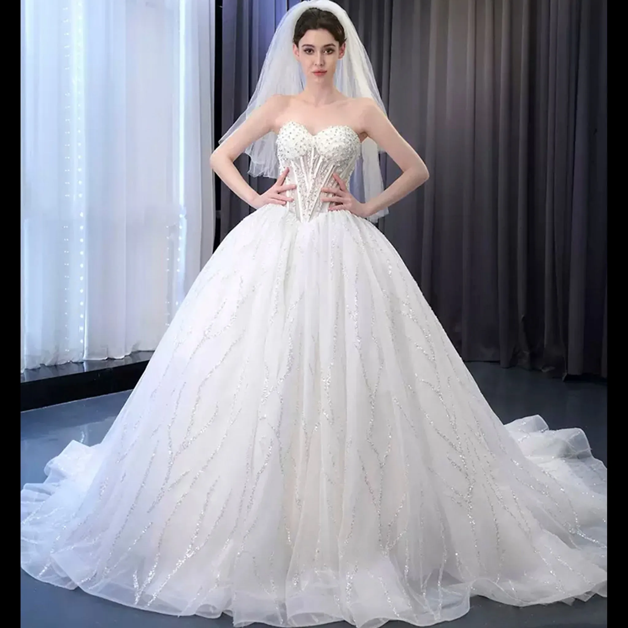 Luxury Sweetheart Neckline Ball Gown Wedding Dress Sheer Bodice