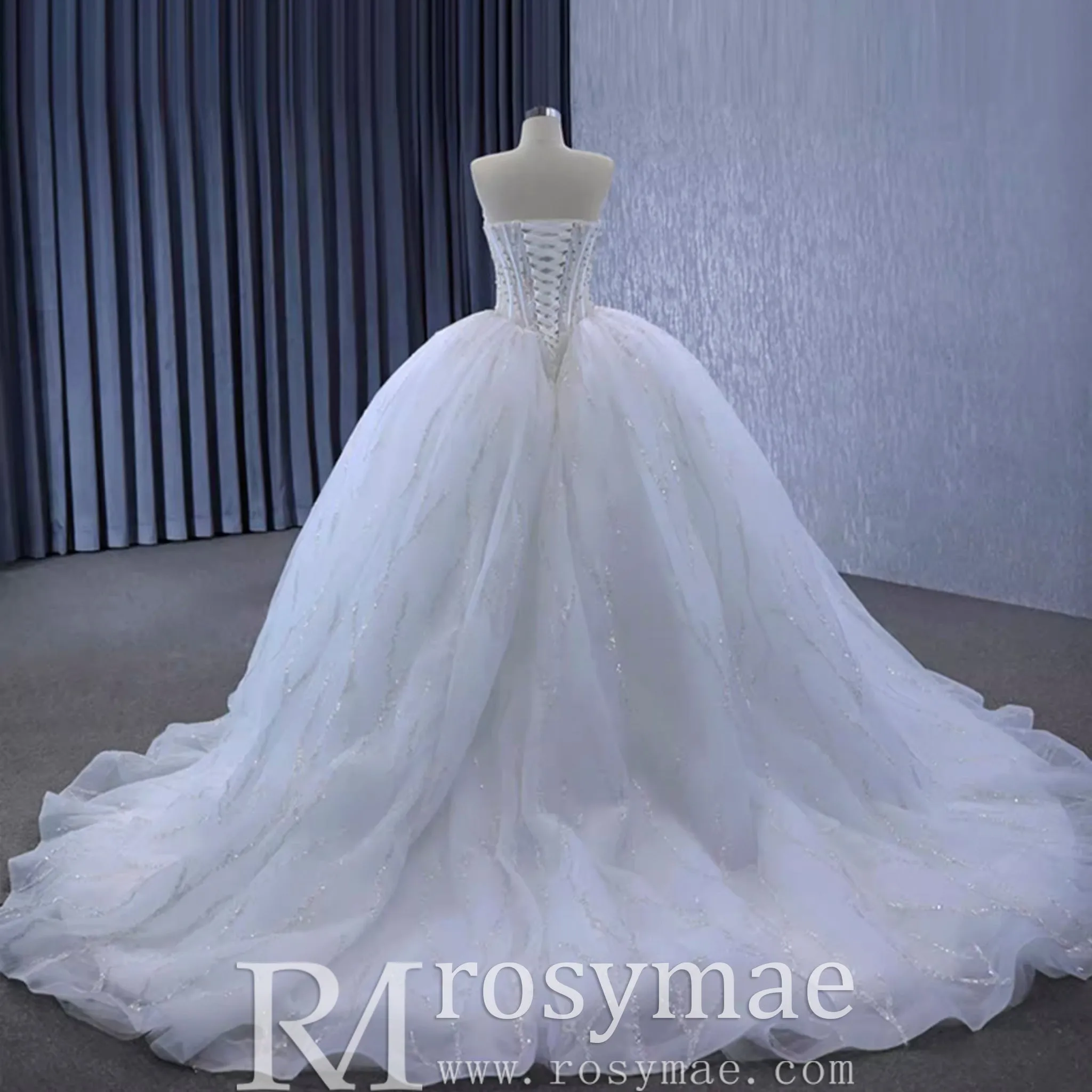 Luxury Sweetheart Neckline Ball Gown Wedding Dress Sheer Bodice