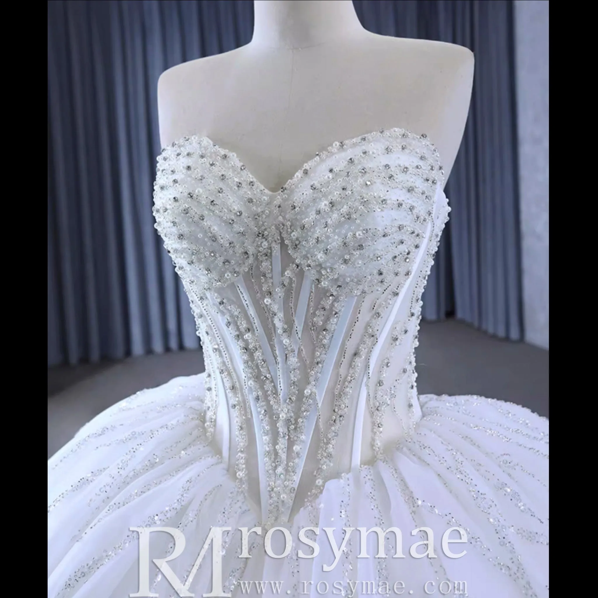 Luxury Sweetheart Neckline Ball Gown Wedding Dress Sheer Bodice