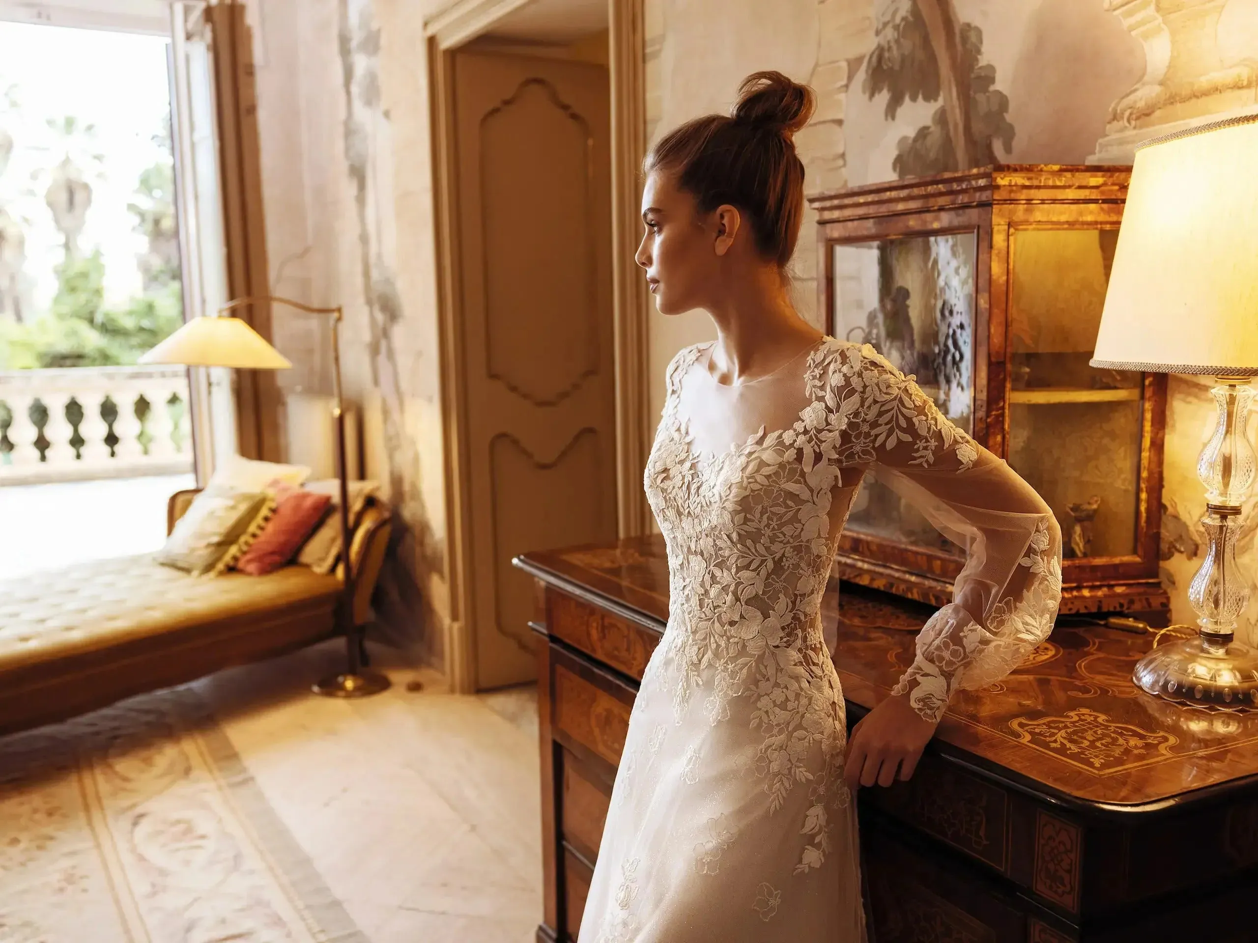Luxury Wedding Dresses Gorgeous Bridal Gowns Lace Appliques Long Puff Sleeves Floor Length Robes Pretty Vestidos De Novia