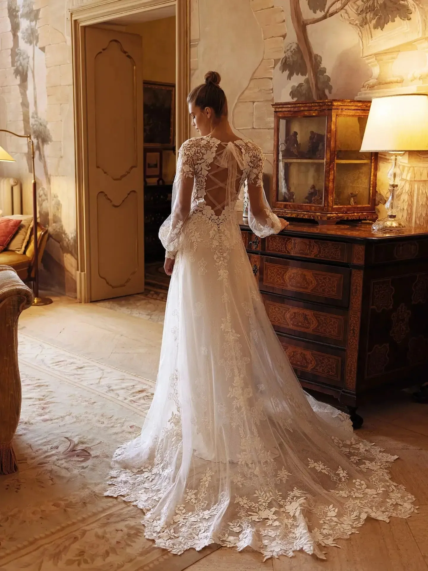 Luxury Wedding Dresses Gorgeous Bridal Gowns Lace Appliques Long Puff Sleeves Floor Length Robes Pretty Vestidos De Novia