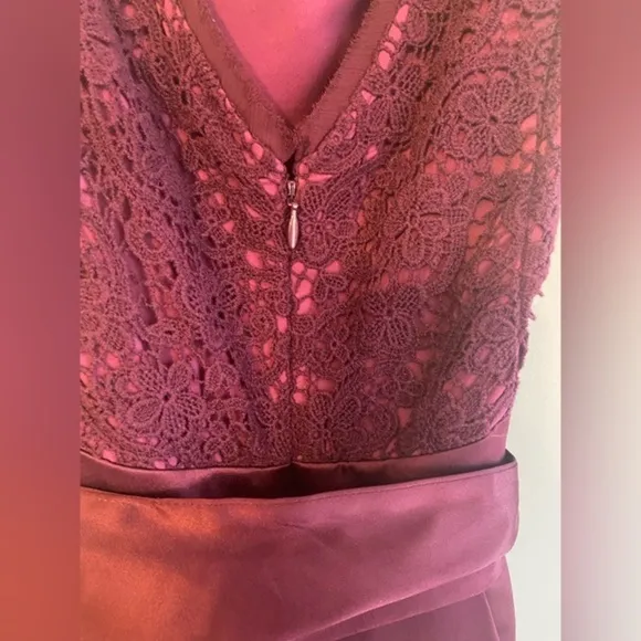 Maroon / Purple The Limited Boat Neck Lace &amp; Satin Cocktail Dress w Pockets Sz 0